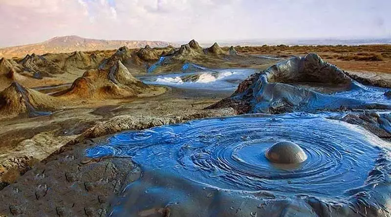 کوه گِل افشان چابهار ، چشمه ای از گِل خروشان