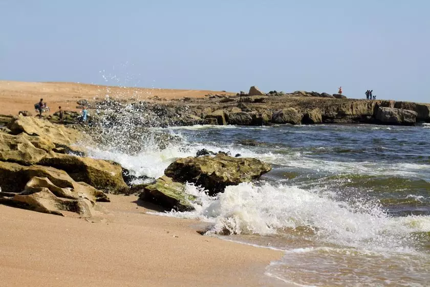 ساحل صخره‌ای چابهار ؛ تکه‌ای از بهشت