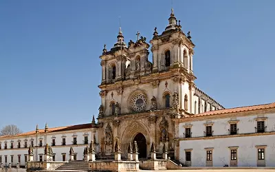 صومعه آلکوباکا