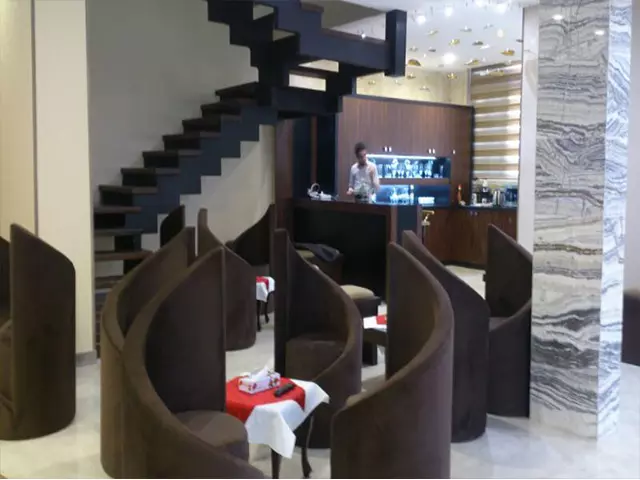 هتل اپارتمان شاکر