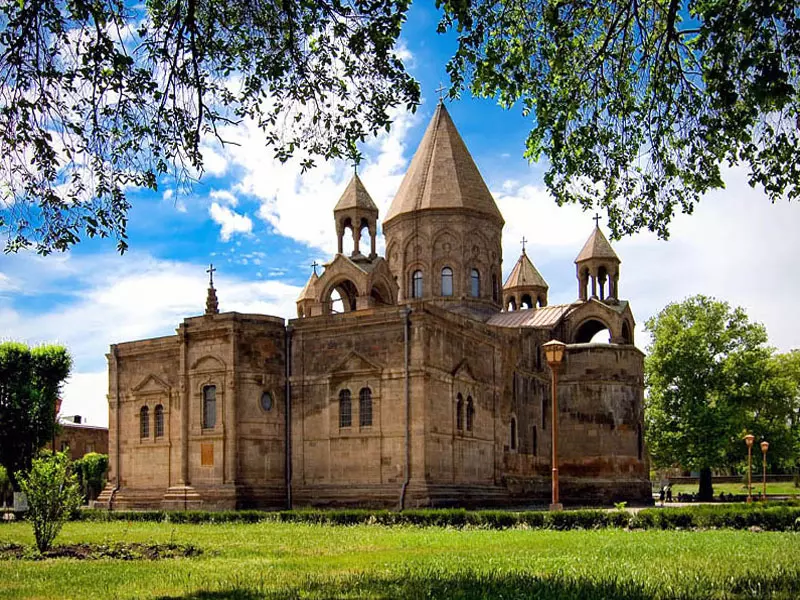 کلیسای جامعEtchmiadzin
