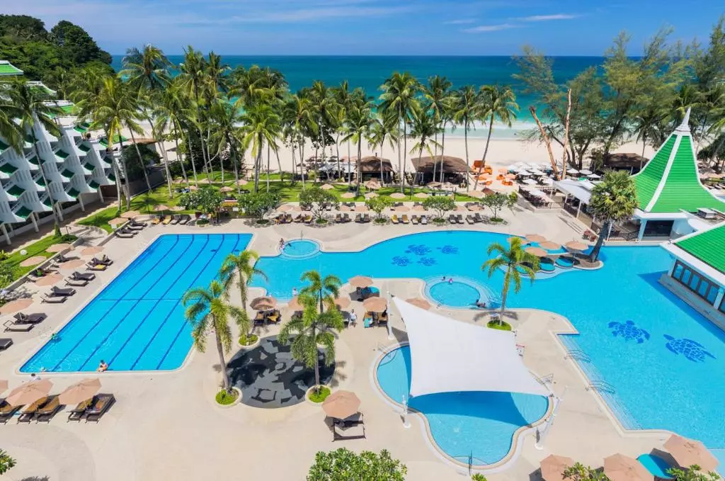 لمردین پوکت بیچ ریزورت