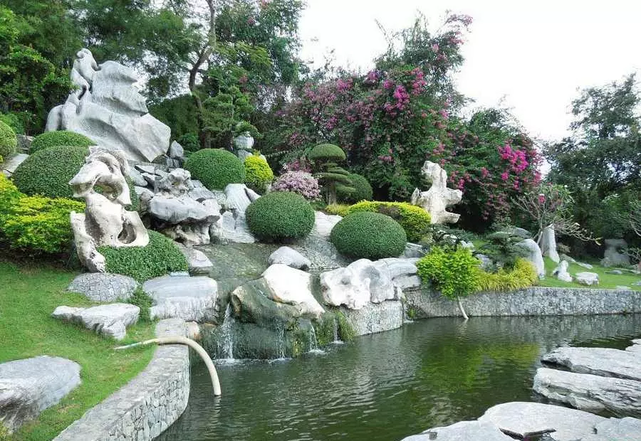 پارک سنگی میلیون سال و مزرعه‌ی تمساح پاتایا