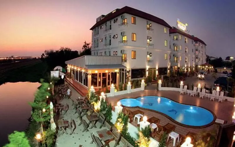 هتل آی رزیدنس ساتورن