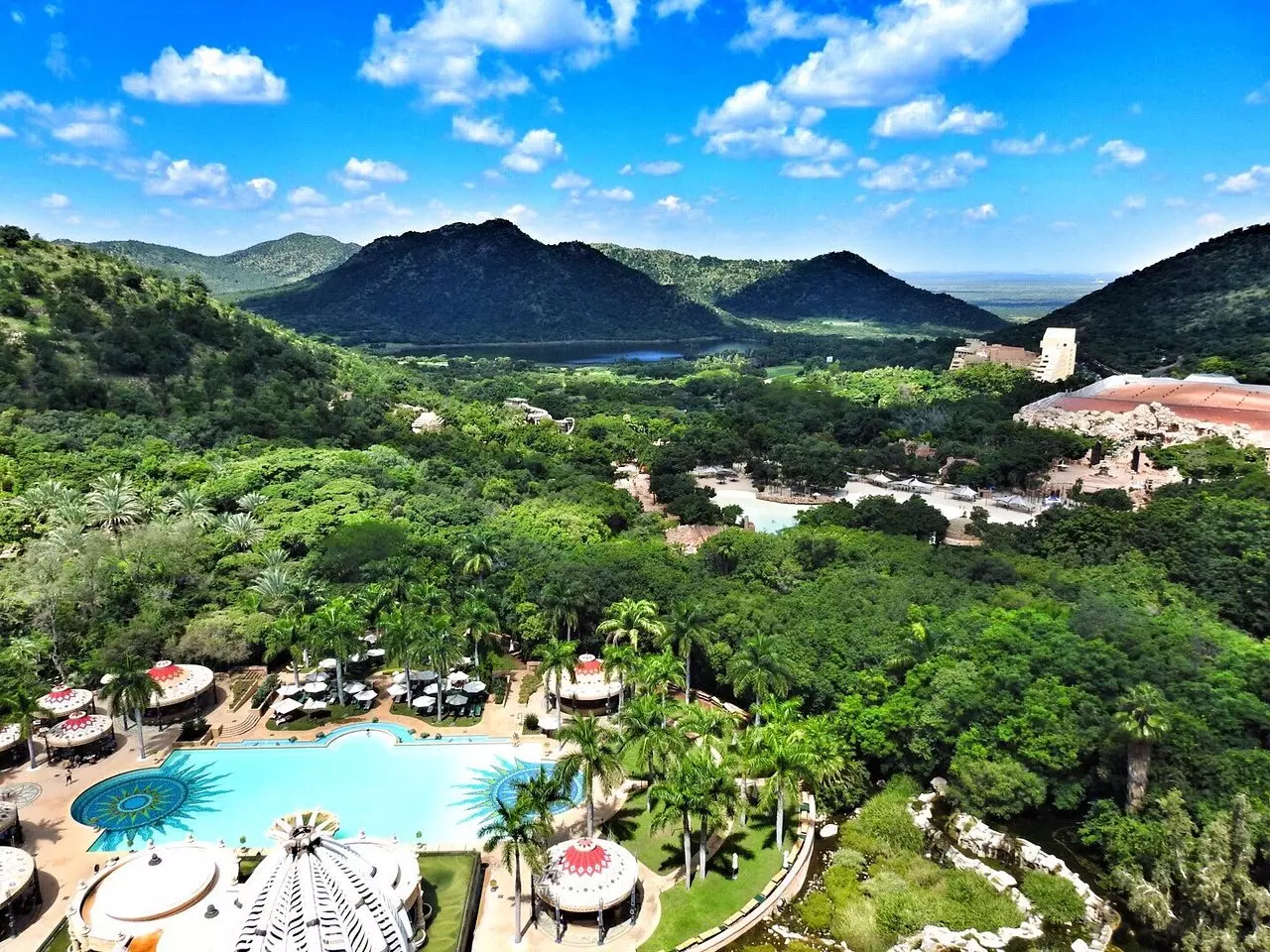 جاذبه های گردشگری سان سیتی