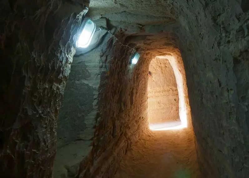 غارهای خربس