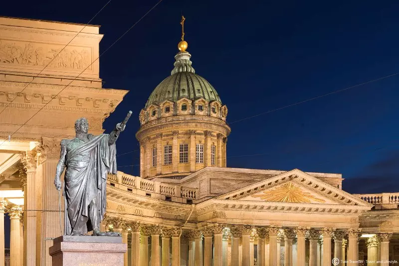 جاذبه های سنت پترزبورگ